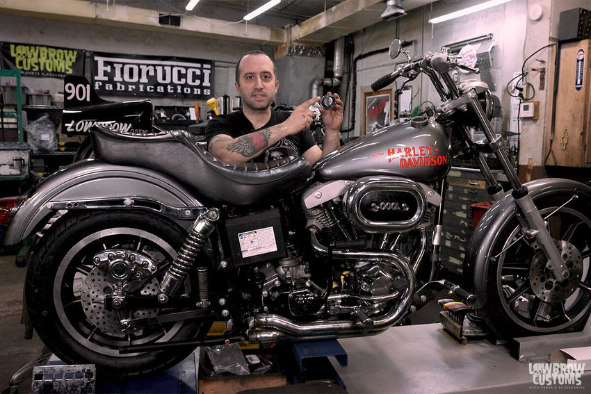 Video: Harley-Davidson Gas Caps 101 - How To Tell The Differences Between Vented Vs Non-Vented