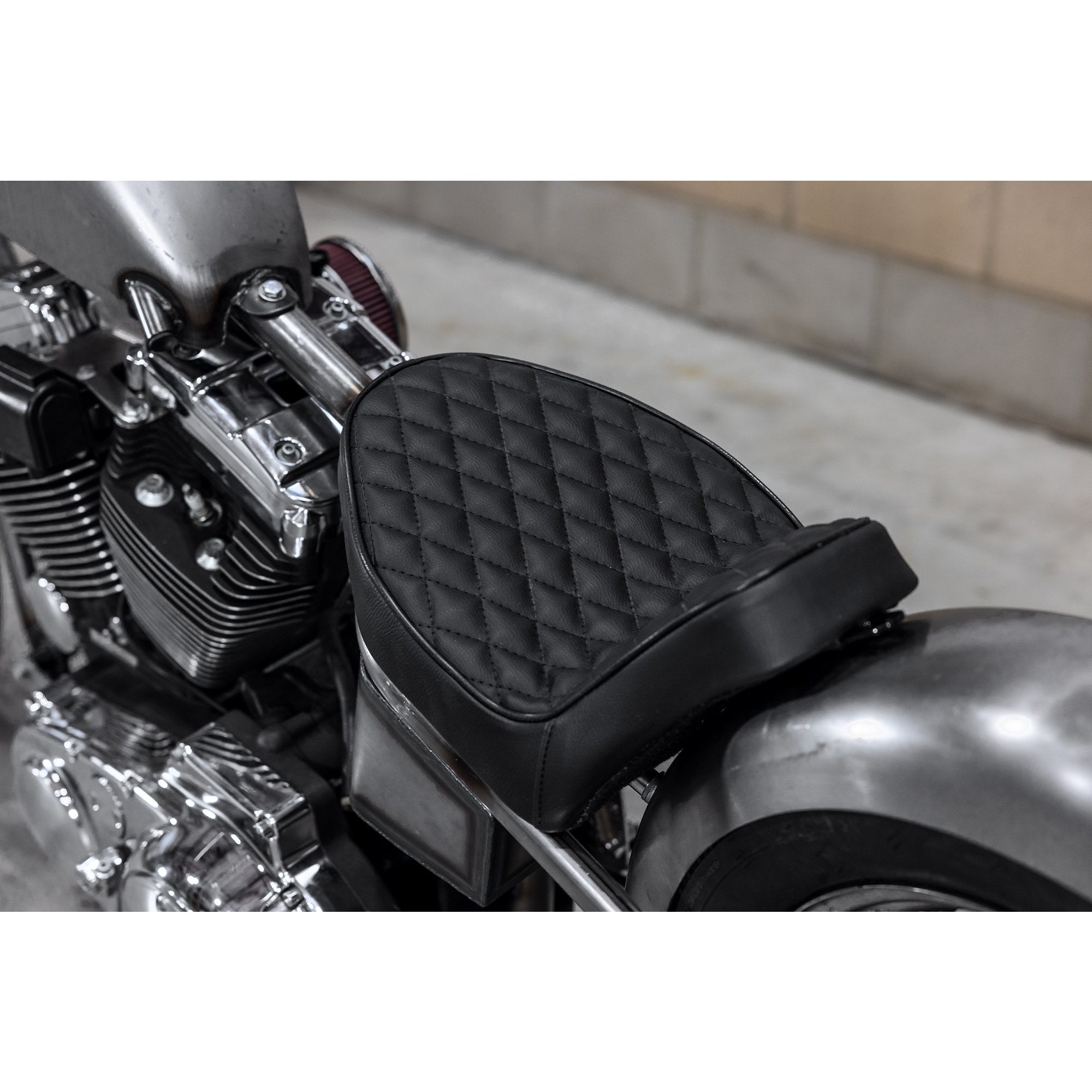 Sully Custom Sully's Customs Solo Seat - Black Diamond - Rigid Frame – Lowbrow Customs