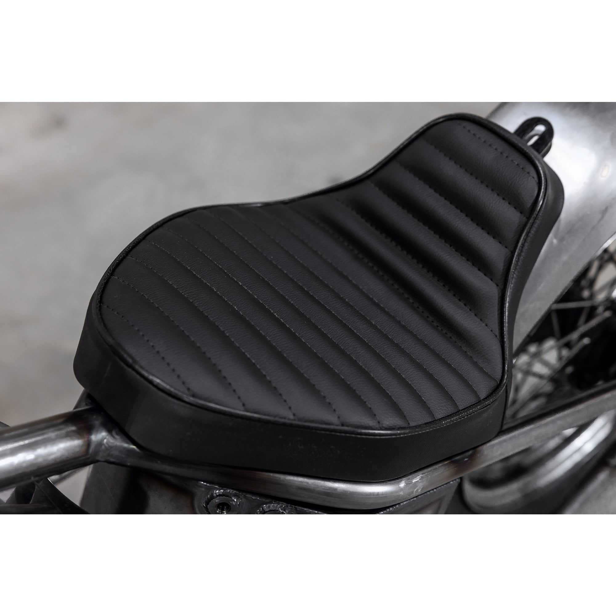 Sully Custom Sully's Customs Solo Seat - Black Horizontal Pleat - Rigid Frame ...