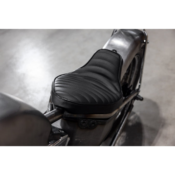 Solo Seat - Black Arched Pleat - Rigid Frame