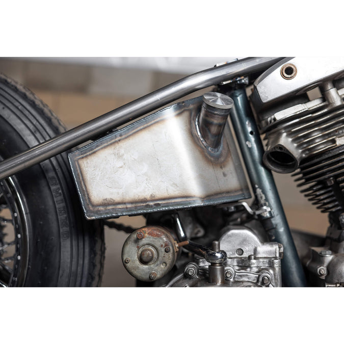 Bolt-On Oil Tank for Rigid Harley-Davidson Big Twin Frames with Electric Start