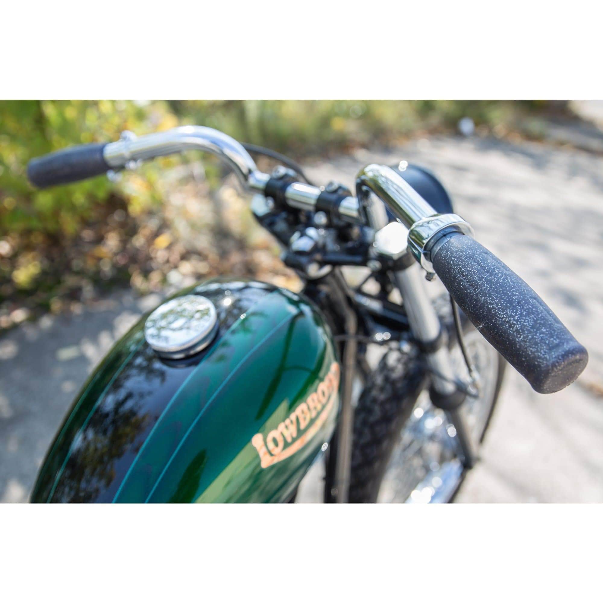 LA Choppers Black Grips Universal 7/8" Motorcycle Drag Bar Handlebar For Harley Honda Bobber Cafe Racer Bobber Motorcycles - Foto 5