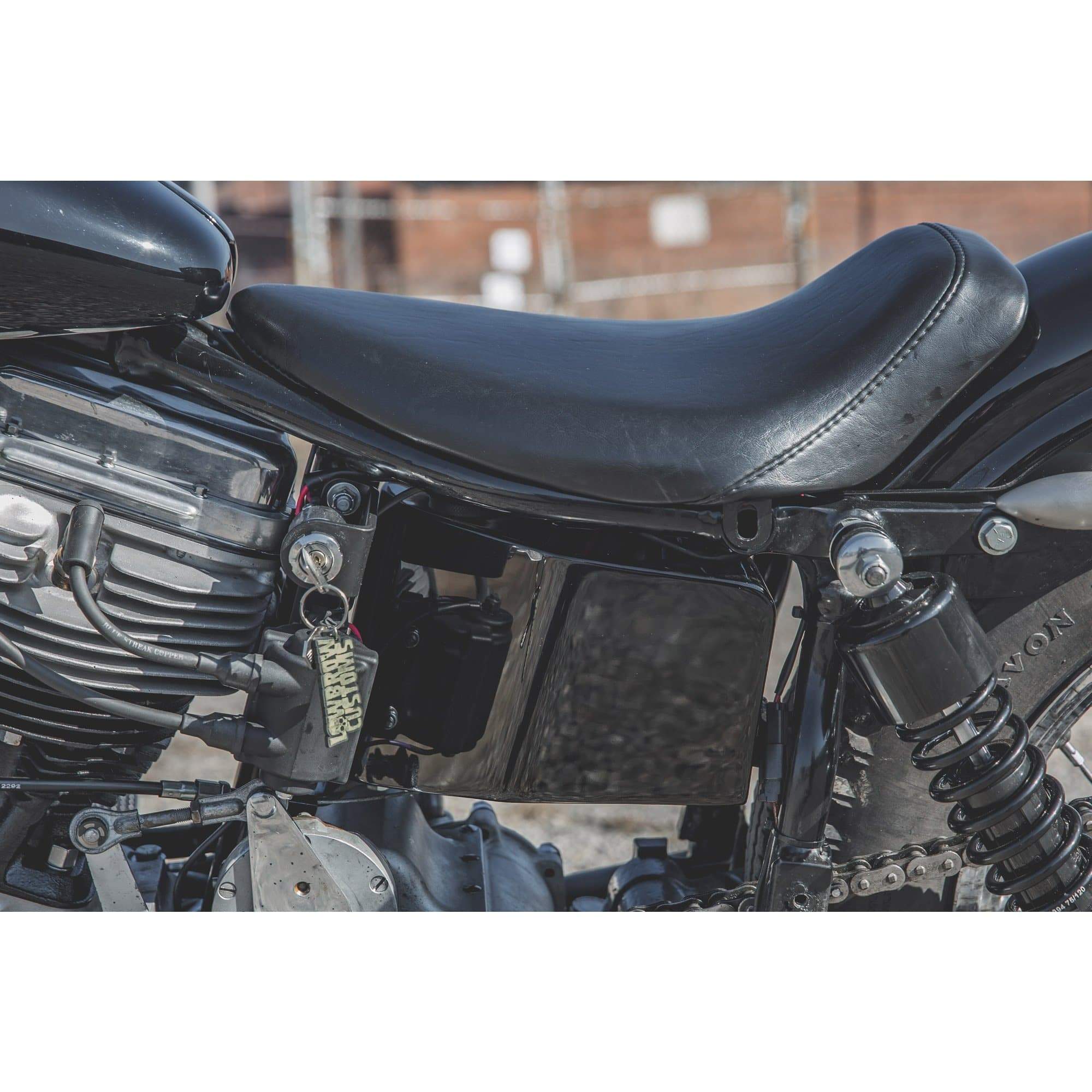 Bolt-On Horseshoe Oil Tank for 1965-Up Harley Four-Speed Swingarm Fram ...
