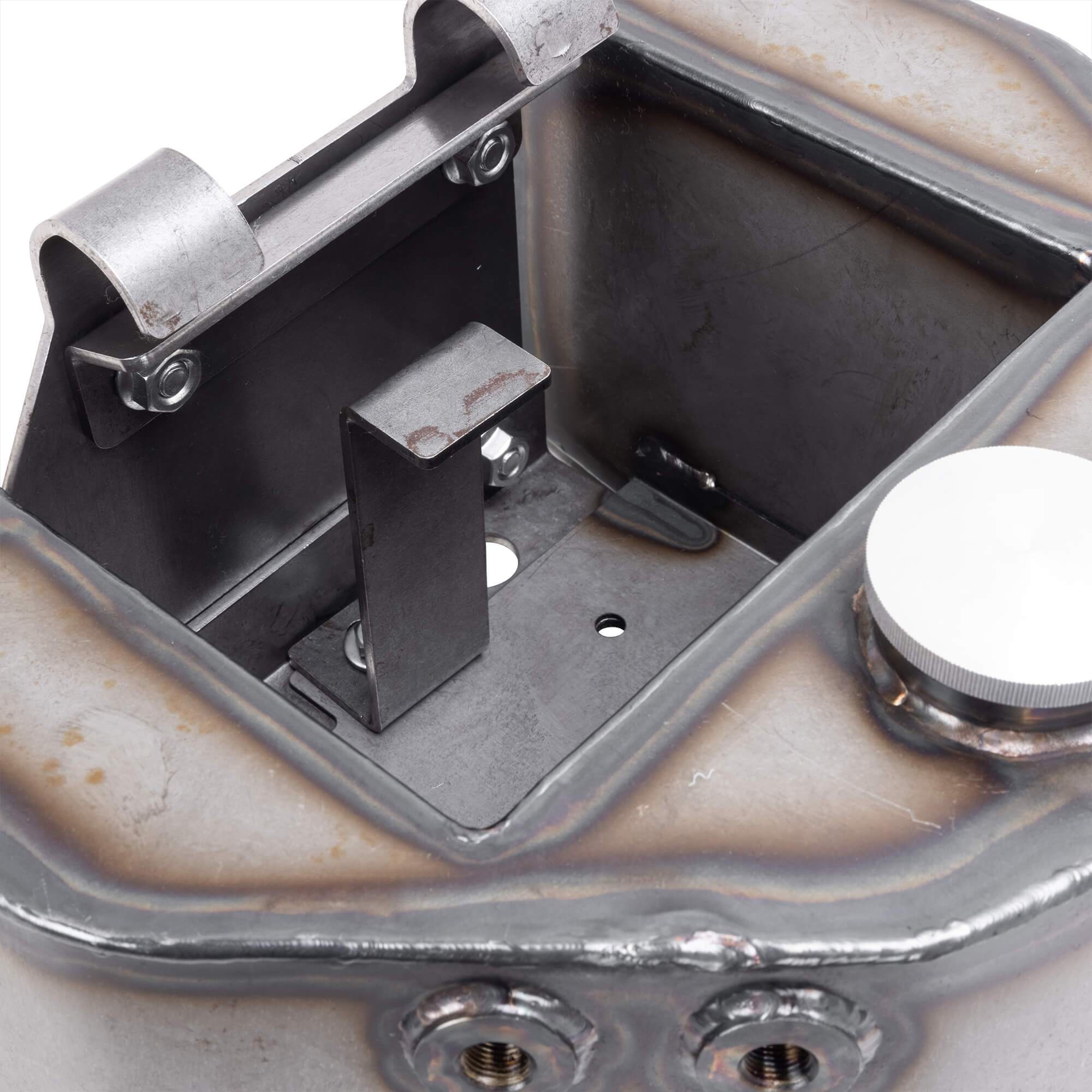 Bolt-On Horseshoe Oil Tank for 1965-Up Harley Four-Speed Swingarm Fram ...