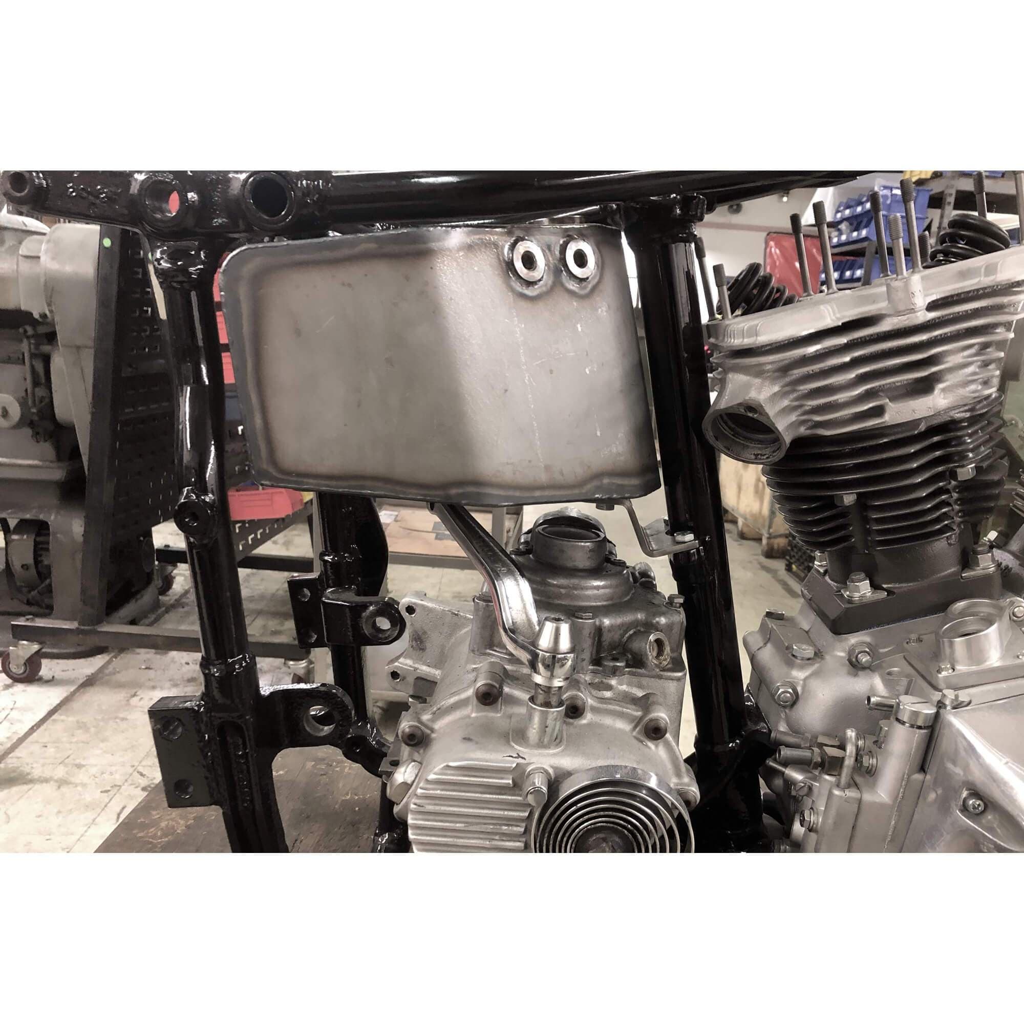 Bolt-On Horseshoe Oil Tank for 1965-Up Harley Four-Speed Swingarm Fram ...